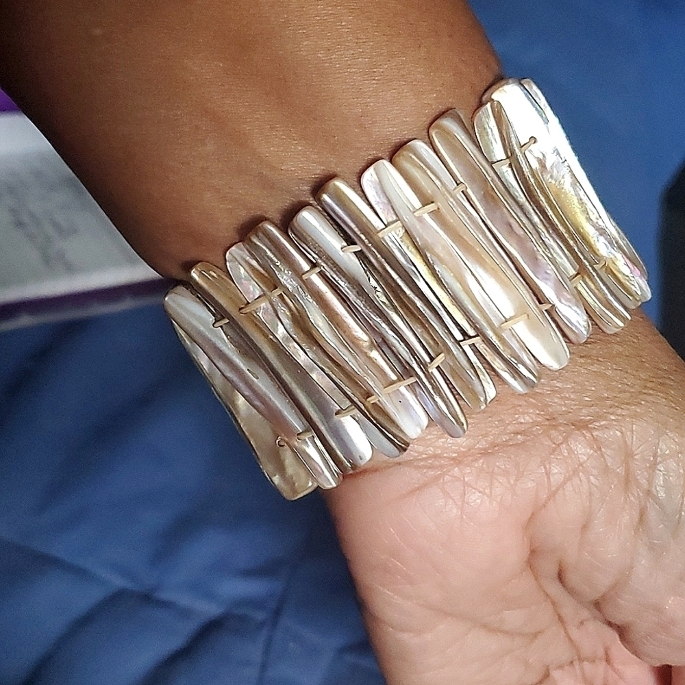 Hand Carved Mother of Pearl Stretch Stick Bracelet - Picture 3 of 8